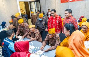 Kolaborasi antara YBSI, SFC dan Hotel Ciputra World Surabaya Rayakan Kemerdekaan RI Ke 78 Bersama Veteran dan Masyarakat Dolly