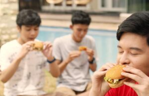 Sambut Ulang Tahun Colonel Sanders, KFC Indonesia Luncurkan Paket Baru demi Memuaskan Pelanggan