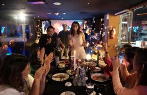 Dinner sembari jadi hantu satu malam diJalan Basuki Rahmat Surabaya