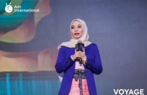 Siti Aswinda: Pemenang SisBerdaya dari Medan Bagikan Kisah Suksesnya di Voyage Conference Ant International Siti Aswindah, Owner of Bakso Makiji mewakili Program Sisberdaya DANA dalam acara Voyage Conference 2023 di Singapura