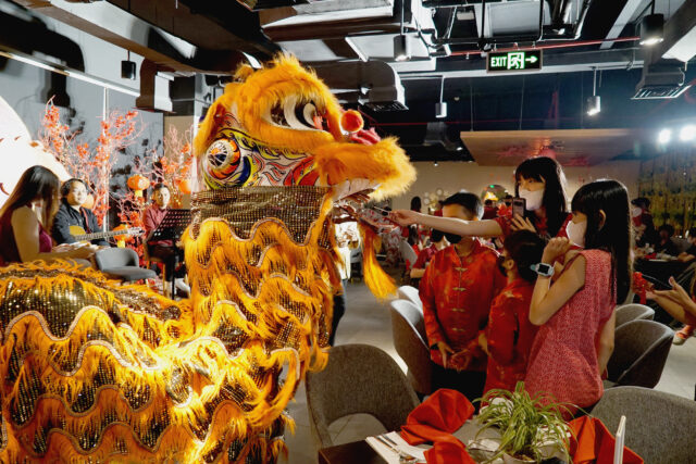 Nikmati Semarak Tahun Baru Naga Kayu Bersama Grand Swiss-Belhotel Darmo Surabaya (foto : ist) Nikmati Semarak Tahun Baru Naga Kayu Bersama Grand Swiss-Belhotel Darmo Surabaya (foto : ist)