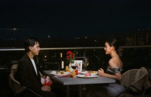 Hari Valentine, Java Paragon Hotel Tawarkan Dinner Romantis dengan View Kota Surabaya Malam Hari Hari Valentine, Java Paragon Hotel Tawarkan Dinner Romantis dengan View Kota Surabaya Malam Hari (foto :ist)
