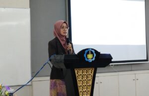 Dr Tining Haryanti SKom MM MKom : Tingkatkan Daya Saing Digital, Sistem Informasi ITS Luluskan Doktor Pertama Dr Tining Haryanti SKom MM MKom, lulusan program studi doktoral Departemen Sistem Informasi Institut Teknologi Sepuluh Nopember (ITS) (foto : ist)