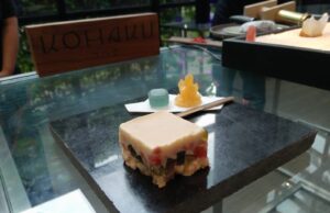 Kolaborasi JW Marriott Surabaya dan Kohaku Bali, Dessert Unik Berbentuk Kristal Kolaborasi JW Marriott Surabaya dan Kohaku Bali, Dessert Unik Berbentuk Kristal (foto koleksi blitz)