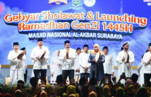 Bersihkan Diri di Bulan Ramadhan, Khofifah Ajak GenZi Berpola Pikir ‘Minal Masjid Ilal Masjid’ Bersihkan Diri di Bulan Ramadhan, Khofifah Ajak GenZi Berpola Pikir 'Minal Masjid Ilal Masjid' (foto : ist)