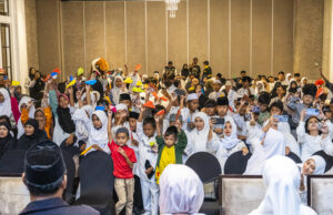 Hotel Ciputra World Surabaya Berbagi Kebahagiaan Bersama Anak Yatim Piatu Di Bulan Ramadan Sekaligus Merayakan Hari Bahagia Sedunia Hotel Ciputra World Surabaya Berbagi Kebahagiaan Bersama Anak Yatim Piatu Di Bulan Ramadan Sekaligus Merayakan Hari Bahagia Sedunia (foto : ist)
