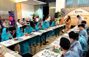 Artotel TS Suites Surabaya Berbagi Kebahagiaan Dengan Kegiatan Melukis dan Buka Puasa Bersama Anak-anak Panti Asuhan Artotel TS Suites Surabaya Berbagi Kebahagiaan Dengan Kegiatan Melukis dan Buka Puasa Bersama Anak-anak Panti Asuhan (foto : ist)