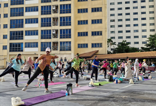 Pound Fit Berkebaya ala Kartinian (foto : ist) Pound Fit Berkebaya ala Kartinian (foto : ist)