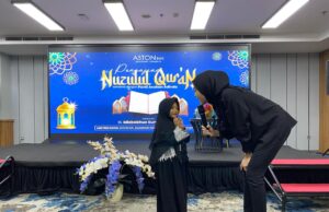 Aston Inn Jemursari Gelar Pengajian Bersama Panti Asuhan Adinda Menyambut Nuzulul Quran Aston Inn Jemursari Gelar Pengajian Bersama Panti Asuhan Adinda Menyambut Nuzulul Quran