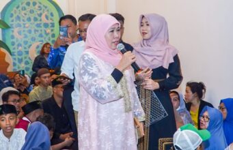 Tokoh Lintas Elemen Datang Halal Bi Halal ke Jemursari, Khofifah Ajak Kembali Jadi Pribadi yang Fitri Tokoh Lintas Elemen Datang Halal Bi Halal ke Jemursari, Khofifah Ajak Kembali Jadi Pribadi yang Fitri