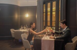 Makan Malam Romantis dengan Layanan Chauffeur Eksklusif di JW Marriott Surabaya, Dihadirkan Bersama Kemewahan BMW Eurokars Makan Malam Romantis dengan Layanan Chauffeur Eksklusif di JW Marriott Surabaya, Dihadirkan Bersama Kemewahan BMW Eurokars (foto : ist)