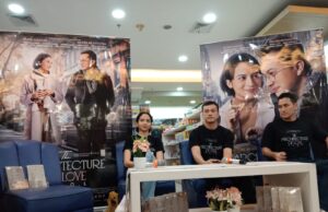Antusias Warga Surabaya Nobar Tayang Perdana Film “The Architecture of Love (TAOL)” Prescon Film “The Architecture of Love (TAOL)” di Gramedia TP 1 Surabaya (foto blitz)