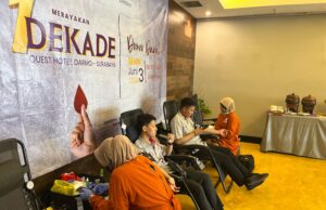 Rayakan 1 Dekade, Quest Hotel Surabaya Gelar Donor Darah dan Bagikan Chocolate Praline Kepada Tamu Hotel Rayakan 1 Dekade, Quest Hotel Surabaya Gelar Donor Darah dan Bagikan Chocolate Praline Kepada Tamu Hotel (foto : ist)