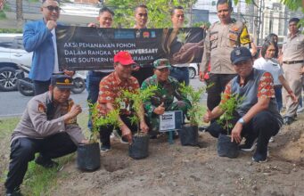 Maknai Ulang Tahun Ke-1, The Southern Hotel Surabaya Ajak Tamu Tanam Pohon dan Masak 1.000 Paket Dibagi Gratis Maknai Ulang Tahun Ke-1, The Southern Hotel Surabaya Ajak Tamu Tanam Pohon dan Masak 1.000 Paket Dibagi Gratis (dokpri)