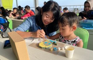 MaxOne Dharmahusada Rayakan Liburan Anak Dengan Kegiatan Fun Painting Party MaxOne Dharmahusada Rayakan Liburan Anak Dengan Kegiatan Fun Painting Party (foto : ist)