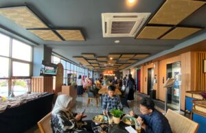 Semarak June Jazz Dalam Memperingati Hari Keluarga Nasional di Aston Inn Jemursari Surabaya Semarak June Jazz Dalam Memperingati Hari Keluarga Nasional di Aston Inn Jemursari Surabaya (foto : ist)