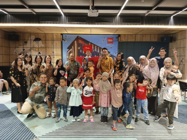 Ibis Surabaya Tidar Rayakan 2ndanniversary Berkolaborasi Dengan Read Aloud Surabaya (foto : ist)