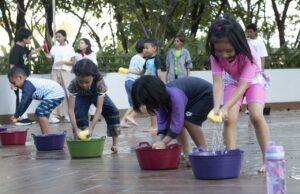 Isi Waktu Liburan, Java Paragon Hotel Ajak Anak-anak Bermain dan Berenang Isi Waktu Liburan, Java Paragon Hotel Ajak Anak-anak Bermain dan Berenang (foto : ist)