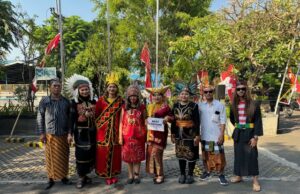 Memperingati HUT RI Ke 79, The Alana Surabaya Hadirkan Kekayaan Budaya Nusantara dalam Satu Upacara The Alana Surabaya Hadirkan Kekayaan Budaya Nusantara dalam Satu Upacara (foto : ist)