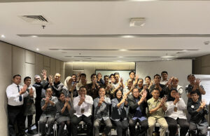 Mengenal Budaya Tuli, Karyawan Hotel Midtown Belajar Bahasa Isyarat