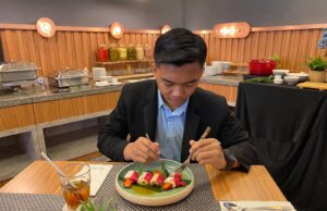 Rayakan HUT RI Ke 79, Aston Inn Jemursari Surabaya Luncurkan Putu Mayang Gulung Merah Putih Rayakan HUT RI Ke 79, Aston Inn Jemursari Surabaya Luncurkan Putu Mayang Gulung Merah Putih (foto : ist)