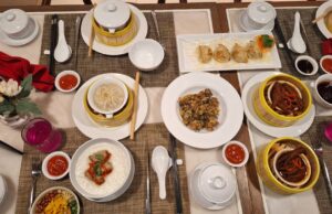 Yum Cha Feast & Mooncake Hampers Persembahan DoubleTree by Hilton Surabaya