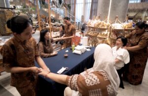 Rayakan Harpelnas 2024, 500 Perwakilan Manajemen Kawan Lama Group Terjun Sapa Pelanggan di 600 Toko Rayakan Harpelnas 2024, 500 Perwakilan Manajemen Kawan Lama Group Terjun Sapa Pelanggan di 600 Toko (foto : ist)