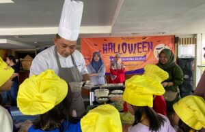 Kesertuan Halloween Kids Cooking Class di The Alana Surabaya Kesertuan Halloween Kids Cooking Class di The Alana Surabaya (foto : ist)