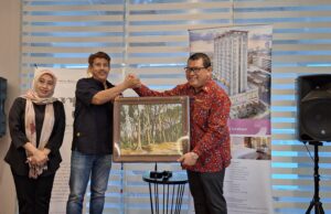 Wadahi Potensi Seniman Surabaya, Swiss-Belinn Tunjungan Gelar Art Exhibition di Area Hotel Wadahi Potensi Seniman Surabaya, Swiss-Belinn Tunjungan Gelar Art Exhibition di Area Hotel (foto : ist)