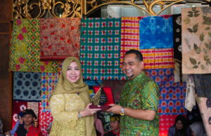 Movenpick Hotel Surabaya City bersama ISIK Gelar KarvavALL Batik Indonesia Movenpick Hotel Surabaya City bersama ISIK Gelar KarvavALL Batik Indonesia (foto : ist)