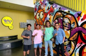 Libatkan Seniman Lokal, YELLO Hotel Jemursari Hadirkan Wajah Baru Dalam Kegiatan Yello Back To Da Wall Libatkan Seniman Lokal, YELLO Hotel Jemursari Hadirkan Wajah Baru Dalam Kegiatan Yello Back To Da Wall (foto : ist)