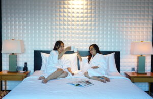 Artotel TS Suites Surabaya Ikut Semarakkan Program Akhir Tahun Artotel Wanderlust Bertajuk “Serenata Akhir Tahun” Artotel TS Suites Surabaya Ikut Semarakkan Program Akhir Tahun Artotel Wanderlust Bertajuk "Serenata Akhir Tahun" (foto : ist)