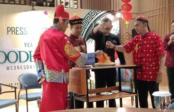 “The Year of the Wood Snake Celebration” di Mercure Surabaya Grand Mirama: Merayakan Kebijaksanaan dan Keberuntungan Tahun Baru Imlek 2025 “The Year of the Wood Snake Celebration” di Mercure Surabaya Grand Mirama: Merayakan Kebijaksanaan dan Keberuntungan Tahun Baru Imlek 2025 (foto : ist)