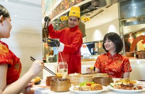 Rayakan Kemeriahan Malam Tahun Baru Imlek 2025 di Hotel Ciputra World Surabaya Rayakan Kemeriahan Malam Tahun Baru Imlek 2025 di Hotel Ciputra World Surabaya (foto : ist)