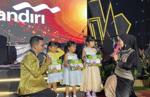 Gemilangnya Langit Madiun, Pesta Kembang Api Tertinggi dan Alunan Musik Menyambut Tahun Baru 2025 Gemilangnya Langit Madiun, Pesta Kembang Api Tertinggi dan Alunan Musik Menyambut Tahun Baru 2025 (foto : ist)