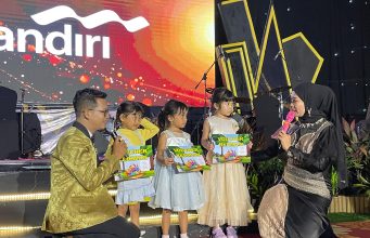 Gemilangnya Langit Madiun, Pesta Kembang Api Tertinggi dan Alunan Musik Menyambut Tahun Baru 2025 Gemilangnya Langit Madiun, Pesta Kembang Api Tertinggi dan Alunan Musik Menyambut Tahun Baru 2025 (foto : ist)