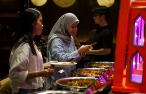 Midtown Hotel Surabaya Hadirkan “Jejak Ramadhan Chapter 2” dengan Sensasi Kuliner Nusantara dan Nuansa Tradisional Midtown Hotel Surabaya Hadirkan "Jejak Ramadhan Chapter 2" dengan Sensasi Kuliner Nusantara dan Nuansa Tradisional (foto : ist)
