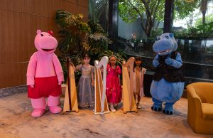 Four Points By Sheraton Surabaya Tunjungan Plaza Tebar Cinta di Bulan Kasih Sayang Bersama Kara Harps dan Maskot, Hippi Four Points By Sheraton Surabaya Tunjungan Plaza Tebar Cinta di Bulan Kasih Sayang Bersama Kara Harps dan Maskot, Hippi (foto : ist)
