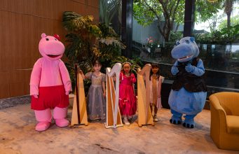 Four Points By Sheraton Surabaya Tunjungan Plaza Tebar Cinta di Bulan Kasih Sayang Bersama Kara Harps dan Maskot, Hippi Four Points By Sheraton Surabaya Tunjungan Plaza Tebar Cinta di Bulan Kasih Sayang Bersama Kara Harps dan Maskot, Hippi (foto : ist)
