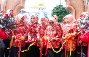 DWP Jatim Kembali Gelar Bazar Ramadhan DWP Jatim Kembali Gelar Bazar Ramadhan (foto : ist)