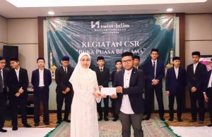 Swiss-Belinn Manyar Gelar Kegiatan CSR Ramadhan, Khatam Al-Qur’an dan Buka Puasa Bersama Hafiz Swiss-Belinn Manyar Gelar Kegiatan CSR Ramadhan, Khatam Al-Qur'an dan BukaPuasa Bersama Hafiz (foto : ist)
