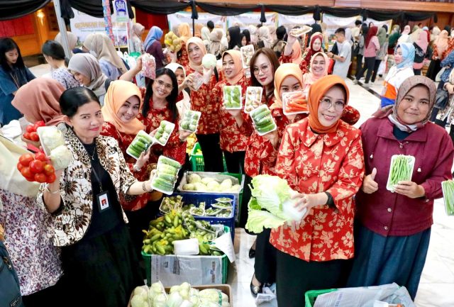 DWP Kemensos Gelar Bazaar Ramadhan Sembako Murah (foto : ist)