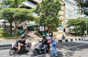 Aksi Hangat Grand Whiz Hotel Praxis di Tengah Hiruk Pikuk Surabaya untuk Semangat dan Kesetaraan Aksi Hangat Grand Whiz Hotel di Tengah Hiruk Pikuk Surabaya untuk Semangat dan Kesetaraan (foto : ist)