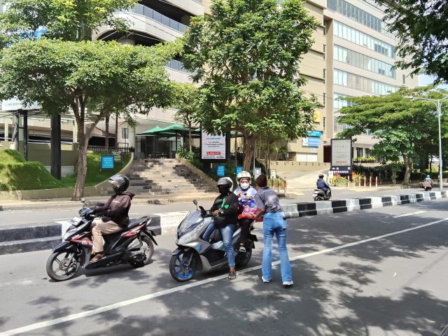 Aksi Hangat Grand Whiz Hotel di Tengah Hiruk Pikuk Surabaya untuk Semangat dan Kesetaraan (foto : ist) Aksi Hangat Grand Whiz Hotel di Tengah Hiruk Pikuk Surabaya untuk Semangat dan Kesetaraan (foto : ist)