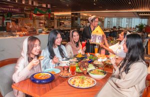 Rayakan Momen Kebersamaan Idul Fitri dan Halal Bi Halal dengan Sajian Istimewa di Vasa Hotel Surabaya Rayakan Momen Kebersamaan Idul Fitri dan Halal Bi Halal dengan Sajian Istimewa di Vasa Hotel Surabaya (foto : ist)