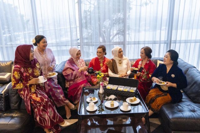 Peringati Hari Kartini dan Hari Teh 2025, Hotel Ciputra World Surabaya Gelar Tea Tasting & Mixology Bersama Dilmah Tea Indonesia (foto : ist)