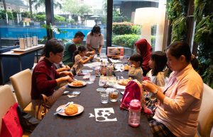 Menjaga Kelestarian Bumi dengan Kreativitas Ramah Lingkungan Menjaga Kelestarian Bumi dengan Kreativitas Ramah Lingkungan (foto : ist)