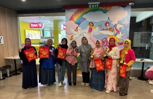 ISIK Hari Kartini 2025, Gelar Beauty Class By PIXY di McD Plaza Marina ISIK Hari Kartini 2025, Gelar Beauty Class By PIXI di McD Plaza Marina (foto : ist)