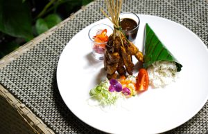 Midtown Hotel Surabaya Hadirkan Cita Rasa Otentik Khas Jawa Timur Lewat Sajian “Ayam Bumbu Petis” Midtown Hotel Surabaya Hadirkan Cita Rasa Otentik Khas Jawa Timur Lewat Sajian "Ayam Bumbu Petis" (foto : ist)