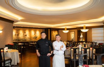Kurasi Baru Dari Chef Simone Li & Chef Chong Loong Fatt, Hadirkan Nuansa Baru di Tang Palace Chinese Restaurant Kurasi Baru Dari Chef Simone Li & Chef Chong Loong Fatt, Hadirkan Nuansa Baru di Tang Palace Chinese Restaurant (foto : ist)